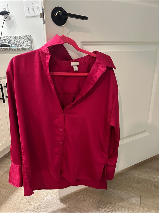 a new day Tops - Women’s Fuchsia Button-Front Blouse!